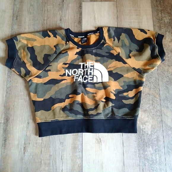 The North Face Camo Short Sleeved Sweatshirt Women's Size M - Picture 1 of 4